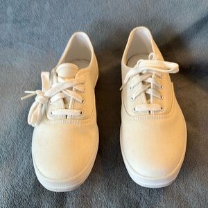 Brand New White Canvas Keds Champion Sneaker size 8.